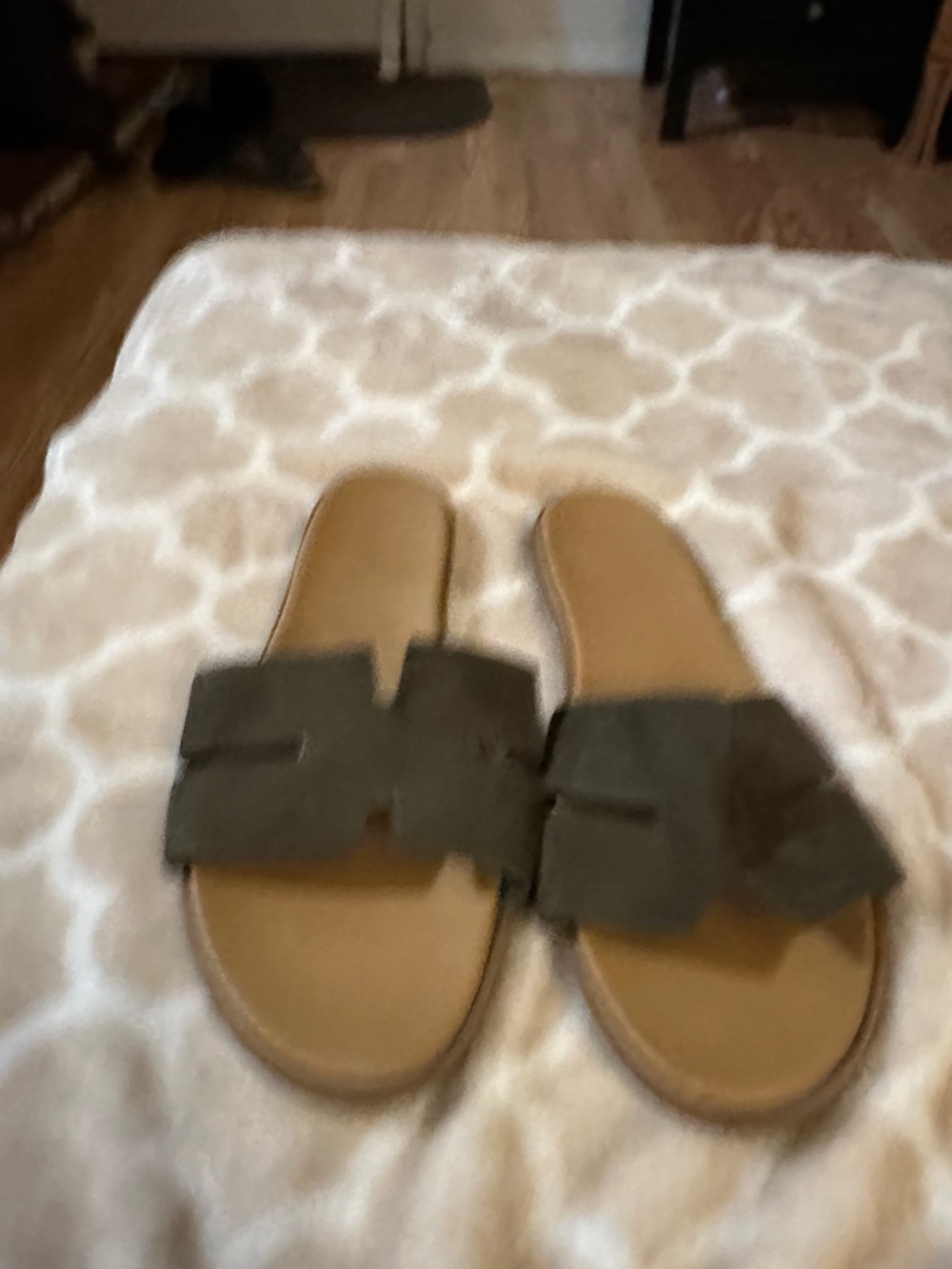 Women's Olive Slide Sandals - Casual Slip-On Comfort